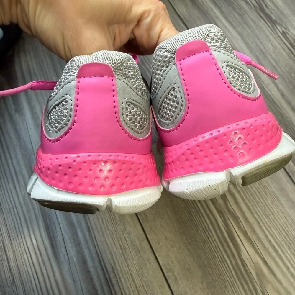 Under Armour Girl's Size 4Y Sneakers Pink & Gray Micro Under Armour Sneakers